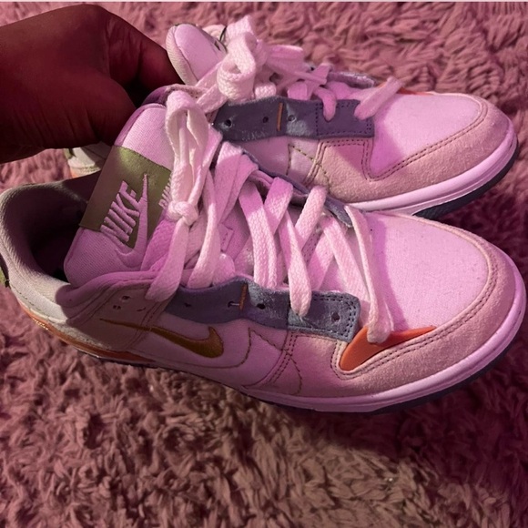 Nike Kids Sneakers in Pink, White, and Green - Picture 2 of 7